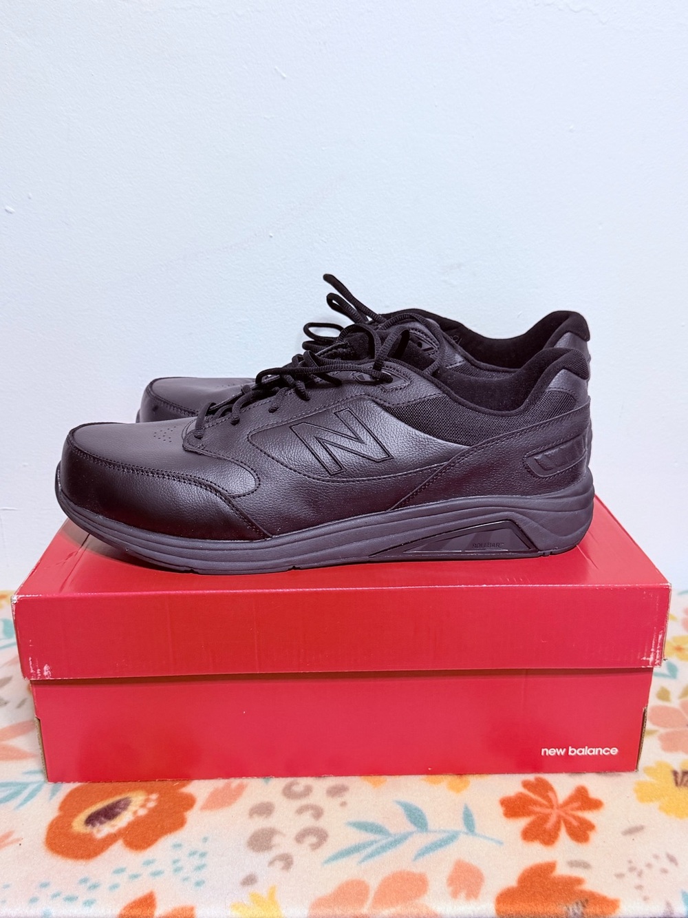 New Balance Men's Black Leather Comfort Walking Shoes size 16